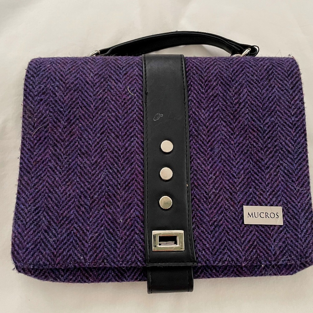 Mucros weavers Fiona style purse